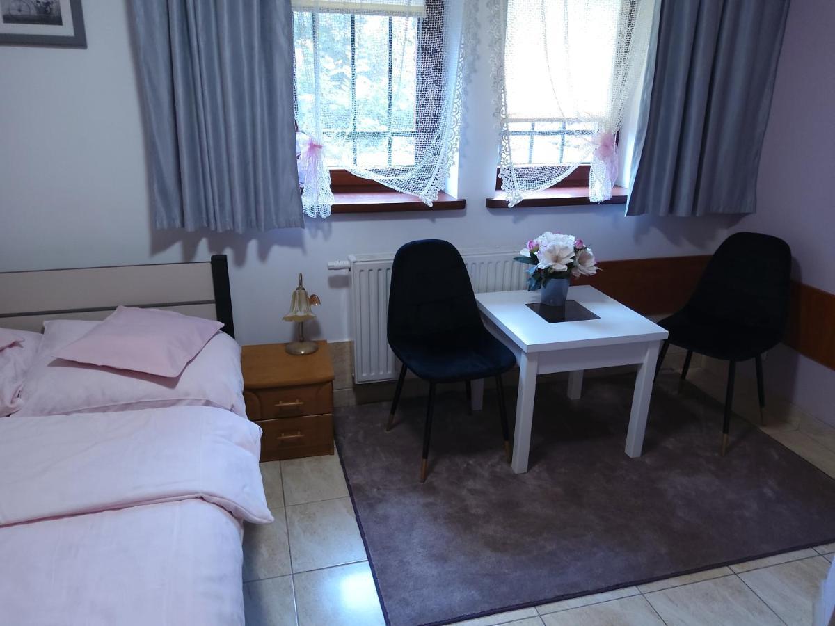 Pokoje Goscinne Sobieszow Jelenia Gora Ngoại thất bức ảnh